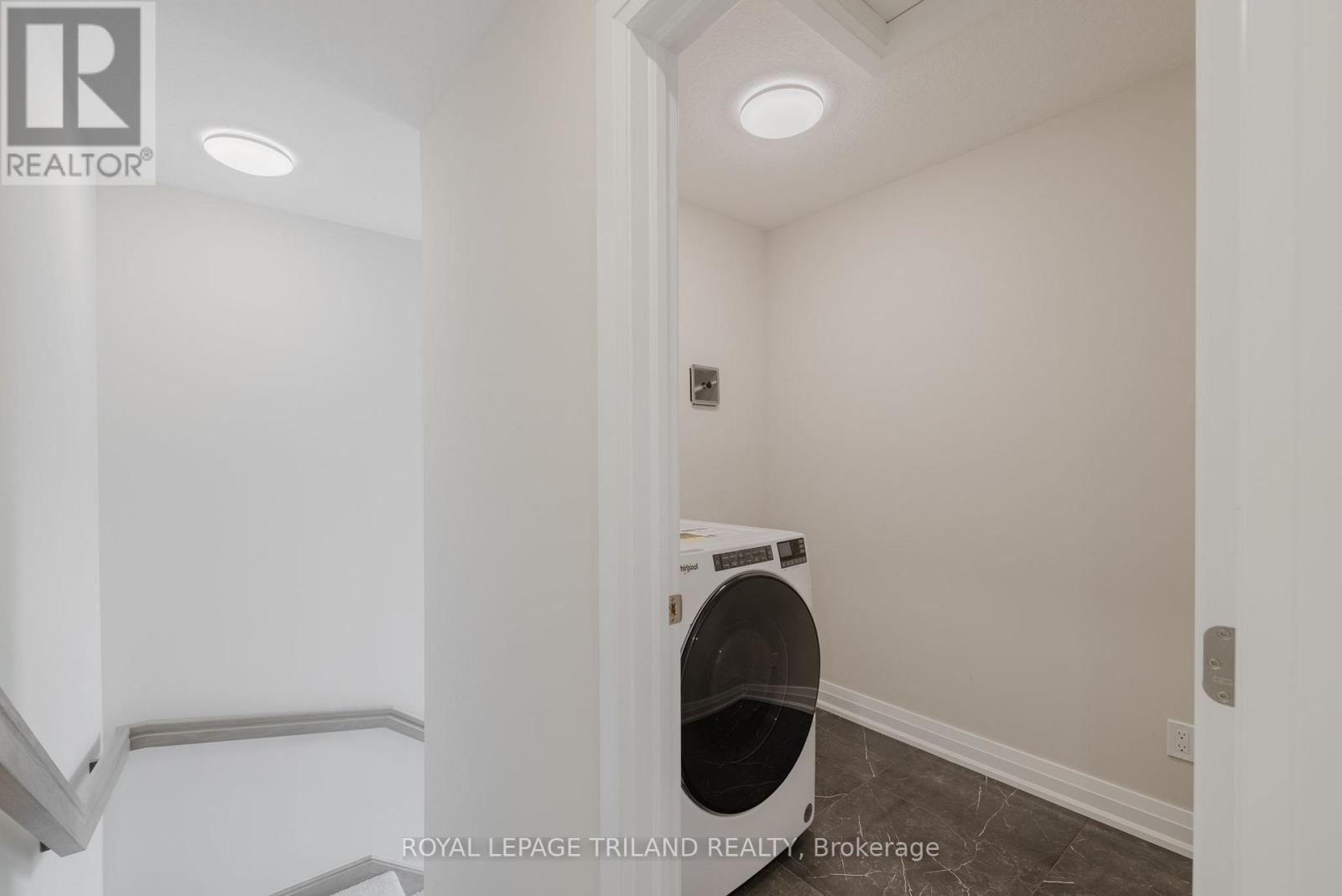 43 ALLISTER DRIVE - 22
