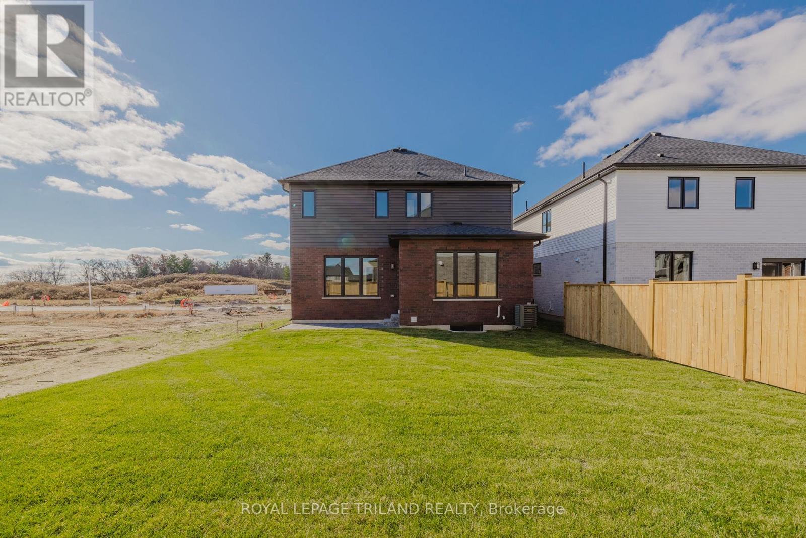 43 ALLISTER DRIVE - 36
