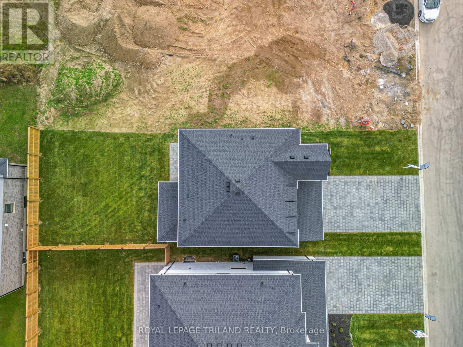43 ALLISTER DRIVE - 39