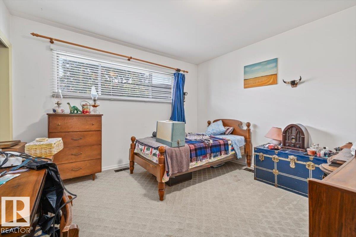 9732 64 ST NW, Edmonton