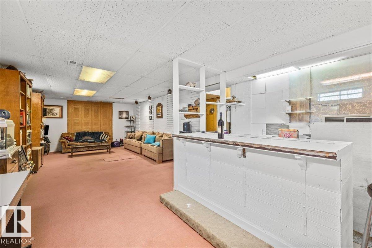 9732 64 ST NW, Edmonton