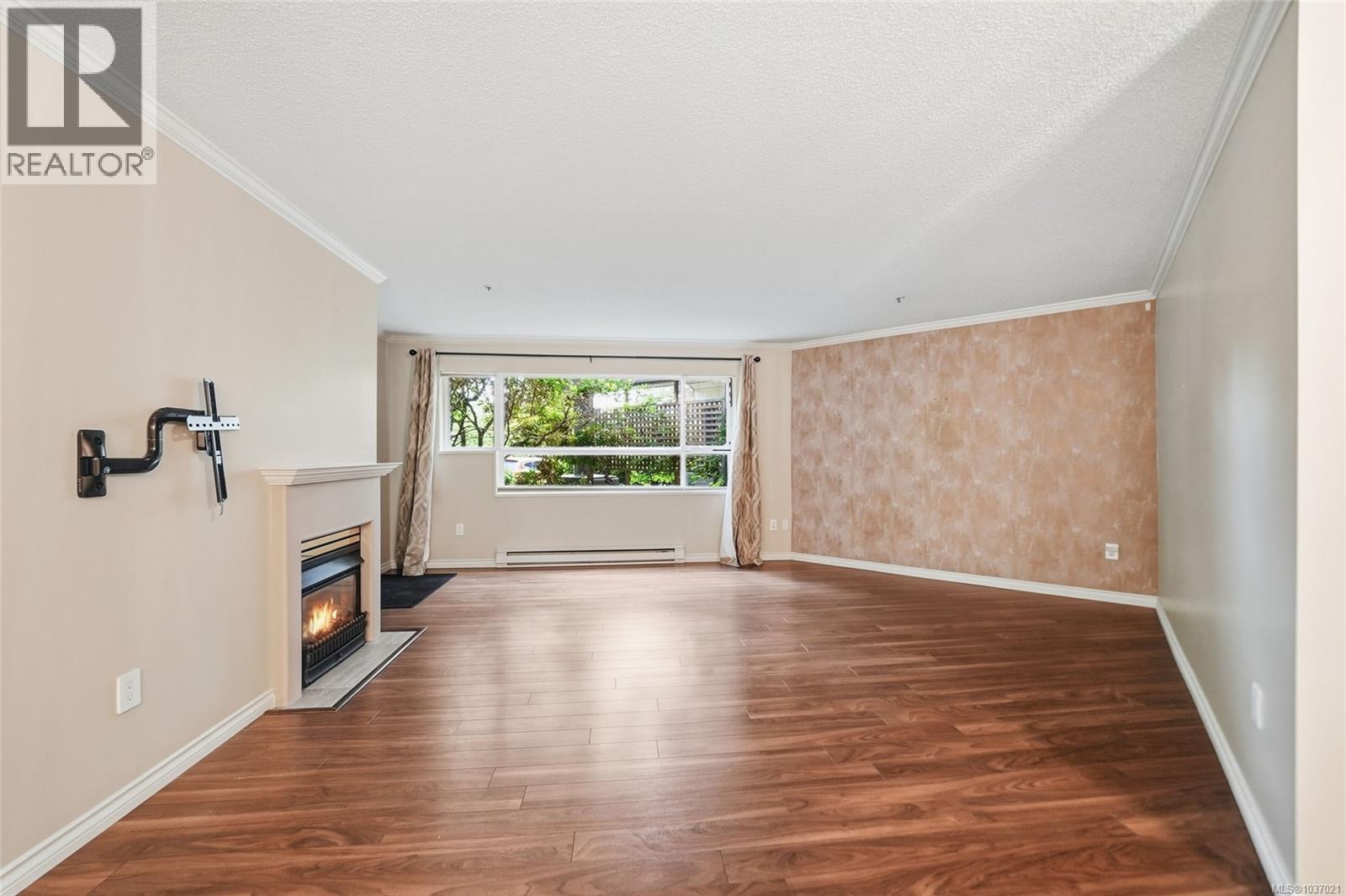 #107 1685 Estevan Rd - 14