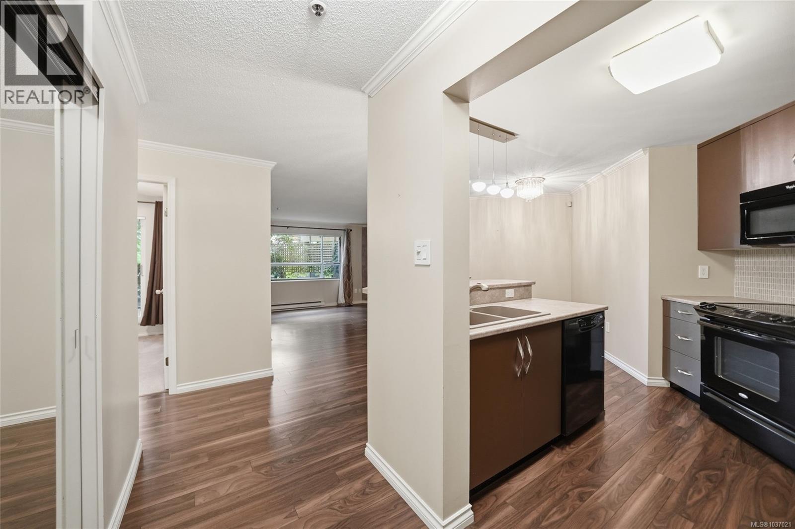 #107 1685 Estevan Rd - 16