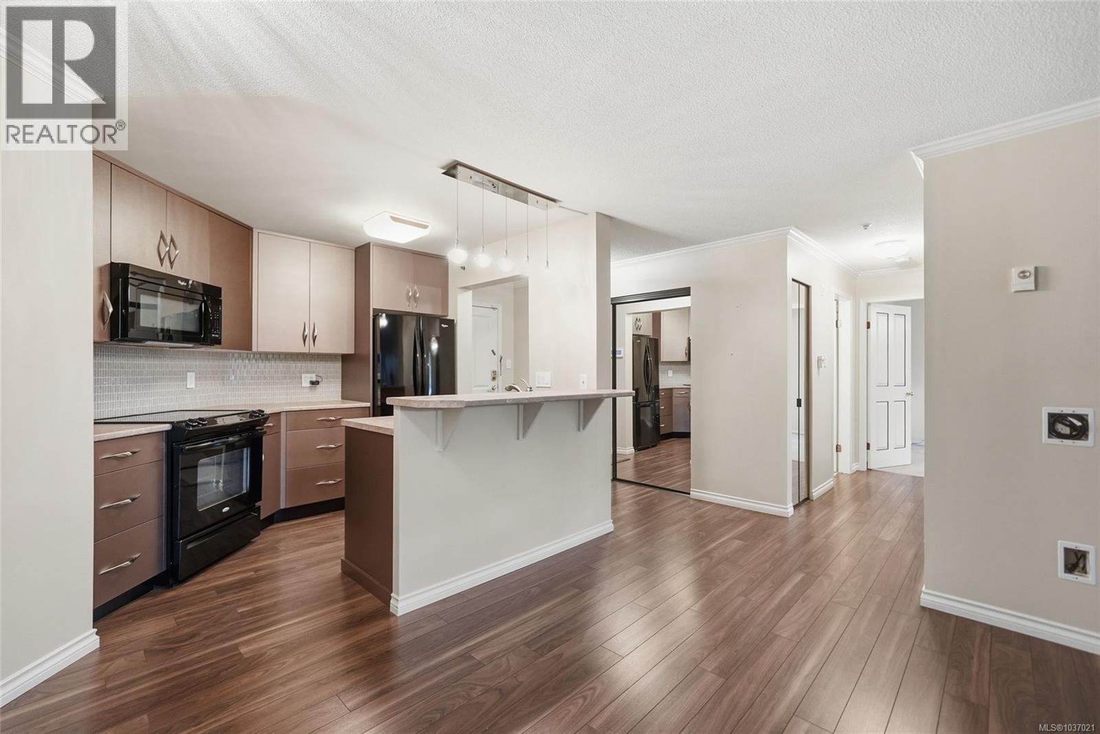 #107 1685 Estevan Rd - 20
