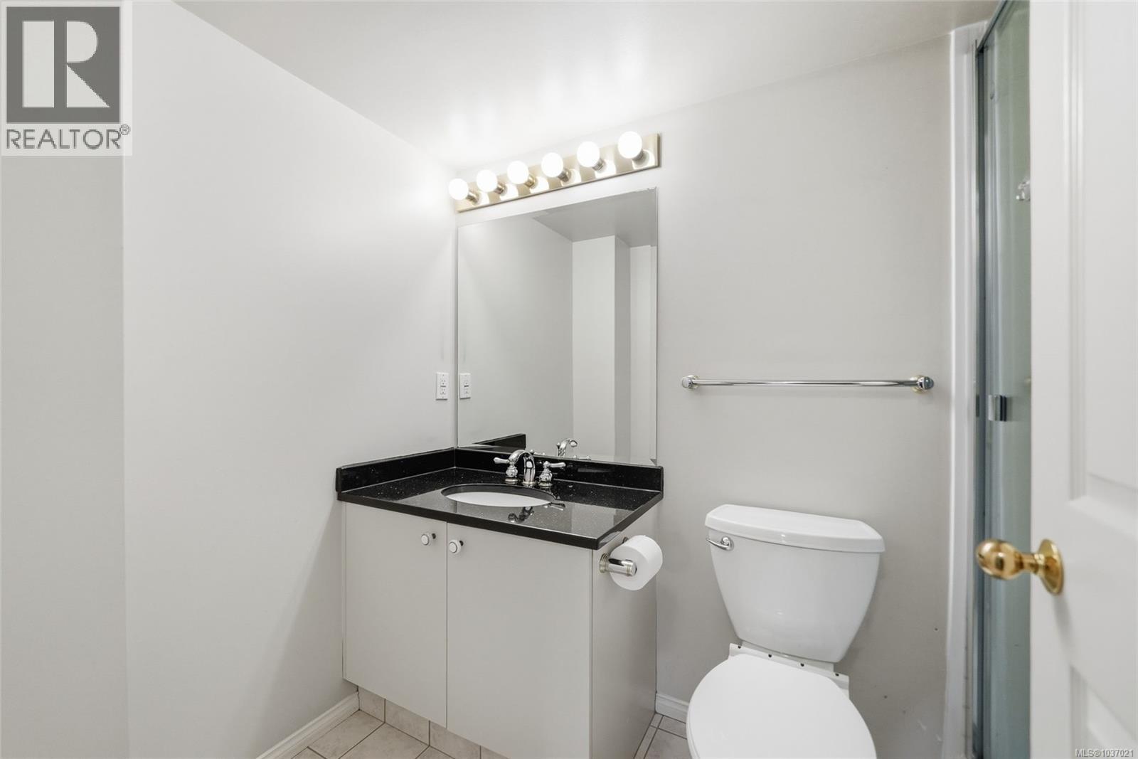 #107 1685 Estevan Rd - 25