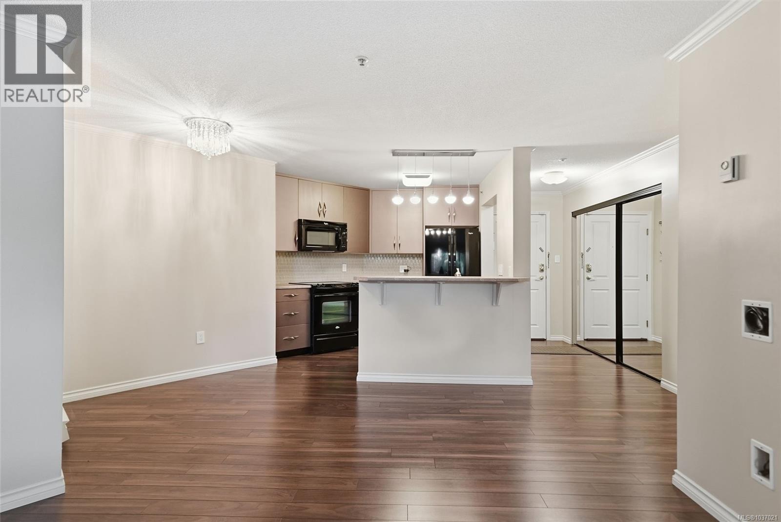 #107 1685 Estevan Rd - 5