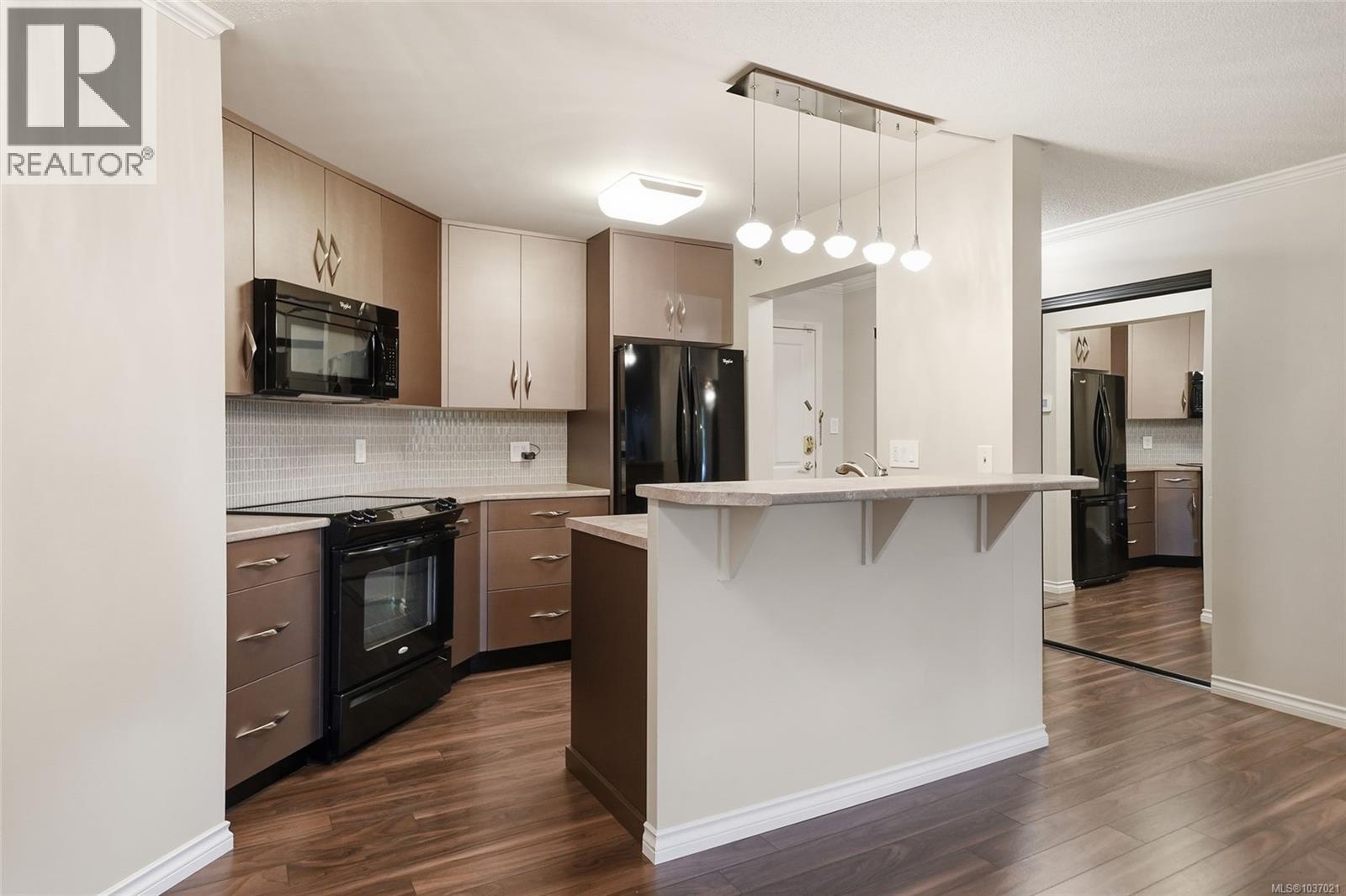 #107 1685 Estevan Rd - 7