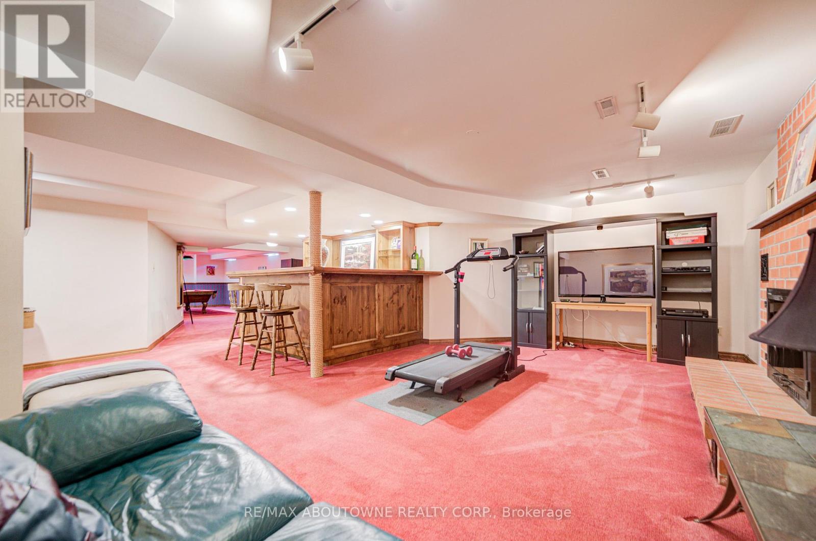 1471 THE LINKS DRIVE - 43