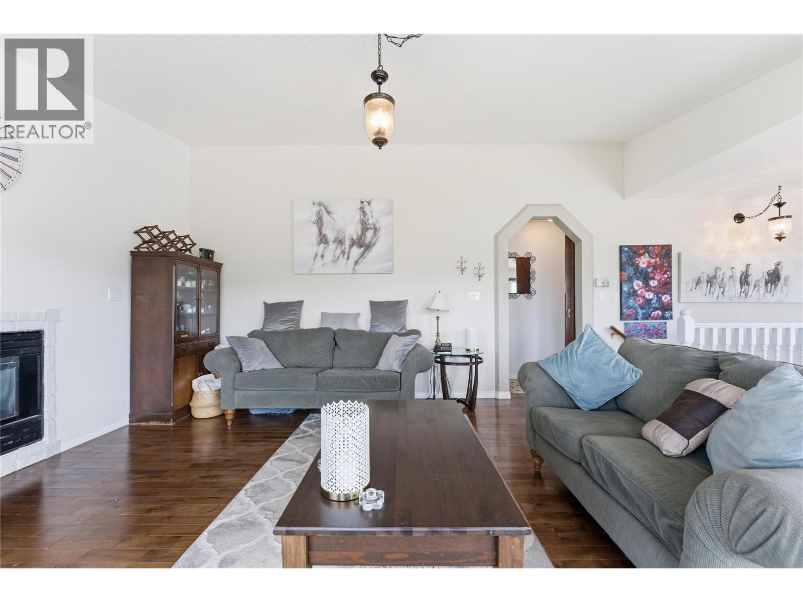 6815 Cameo Drive N - 8
