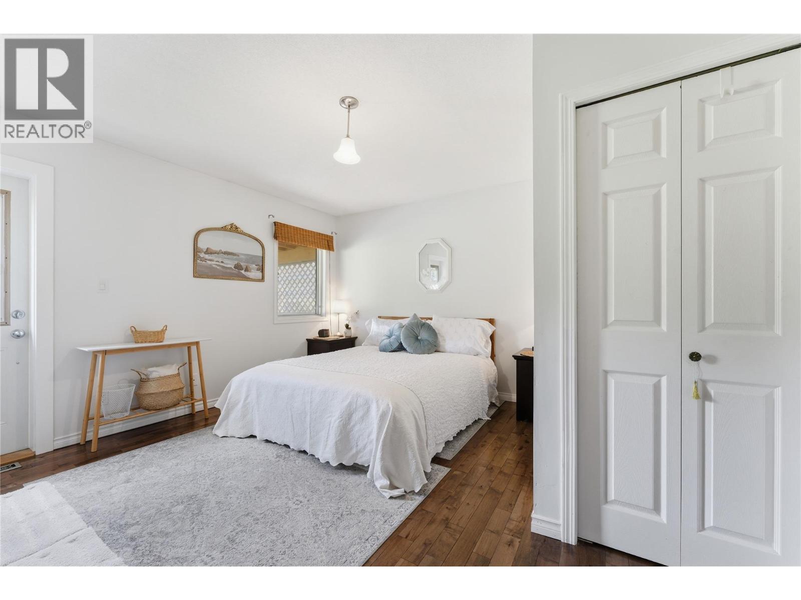 6815 Cameo Drive N - 18