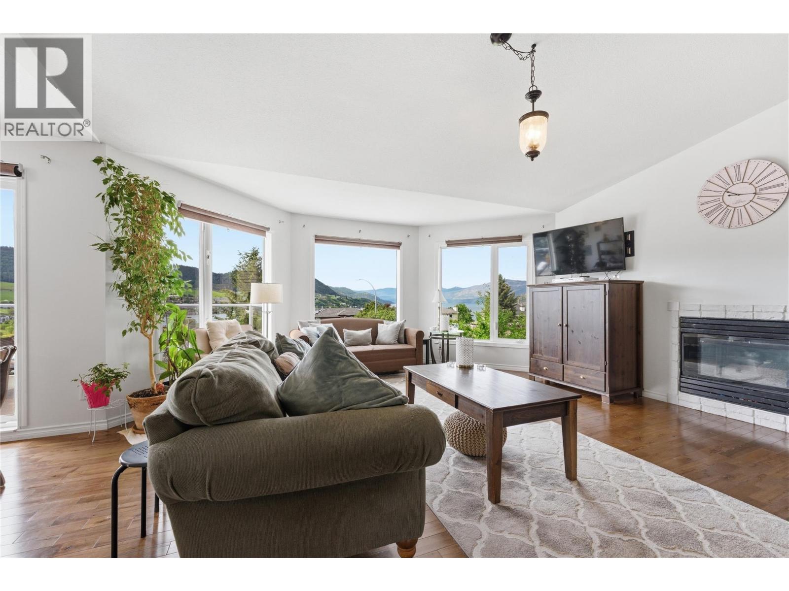 6815 Cameo Drive N - 5