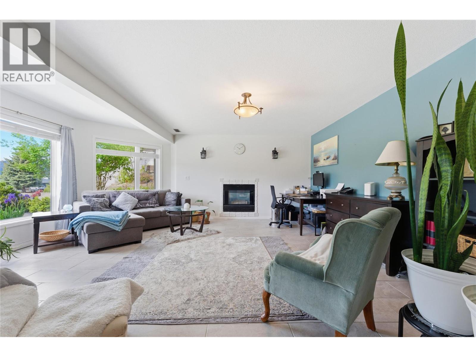 6815 Cameo Drive N - 31