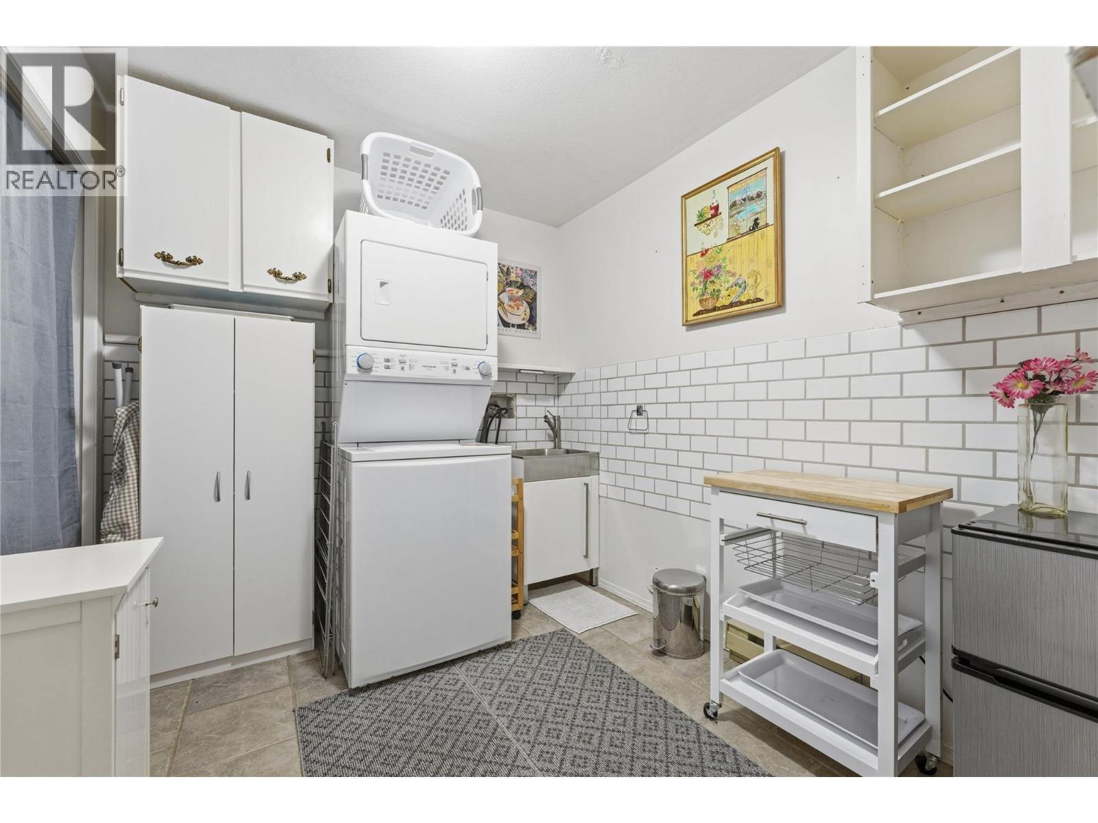 6815 Cameo Drive N - 40