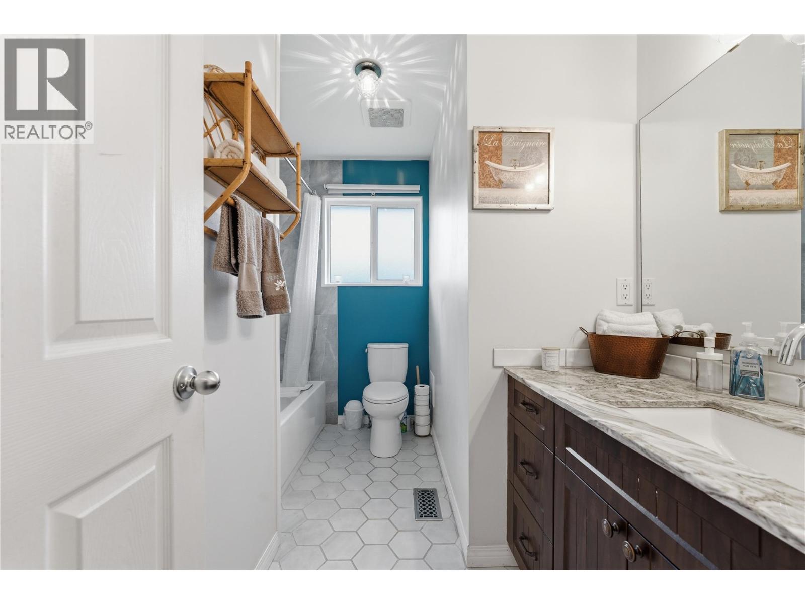 6815 Cameo Drive N - 26