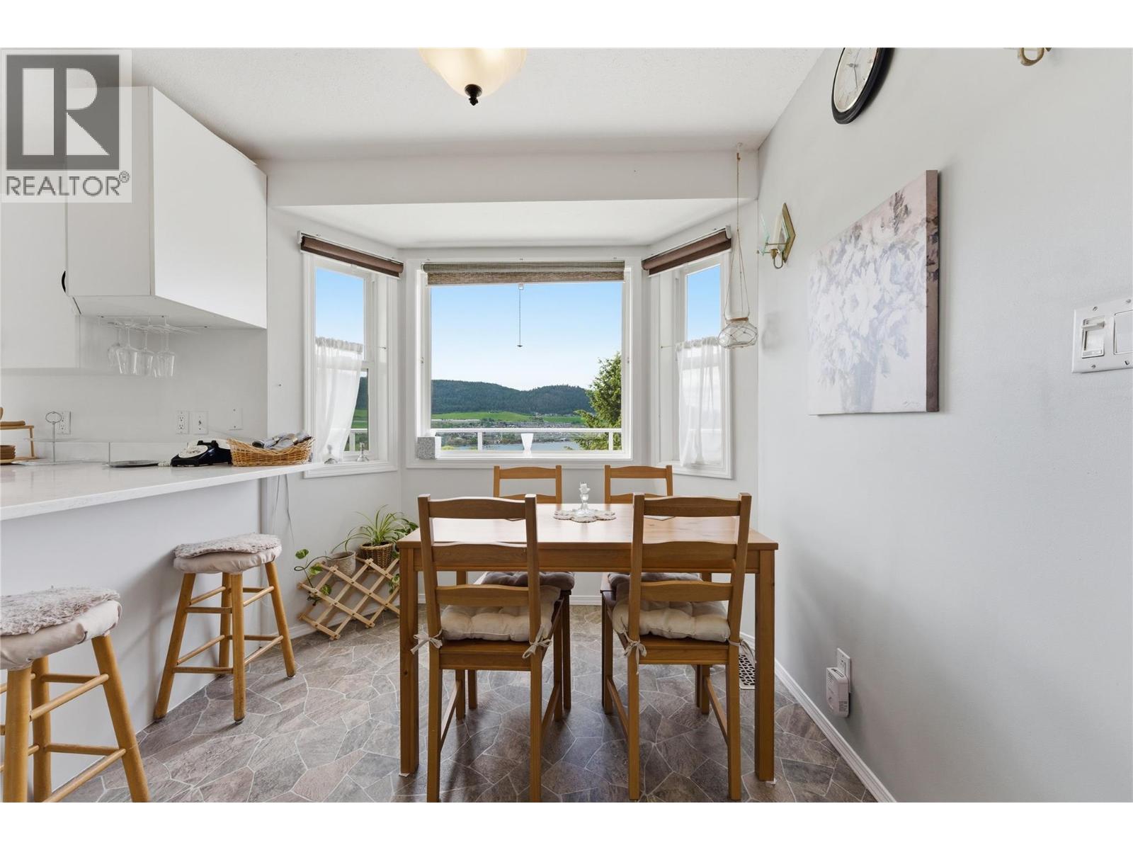 6815 Cameo Drive N - 16