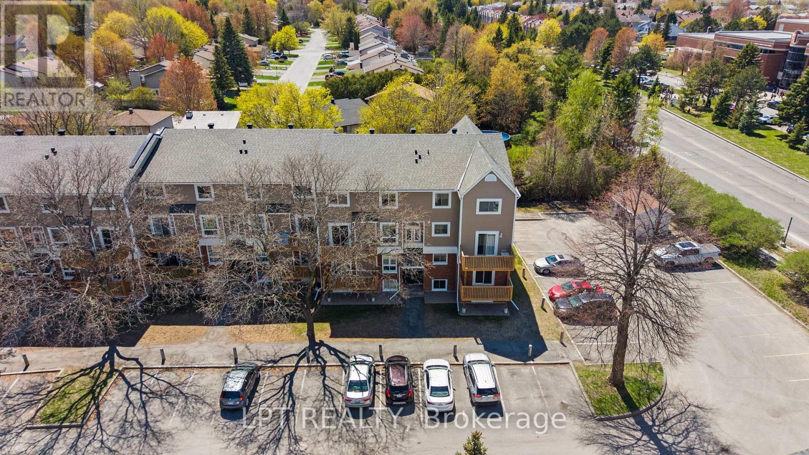 #4 260 FENERTY COURT - 23
