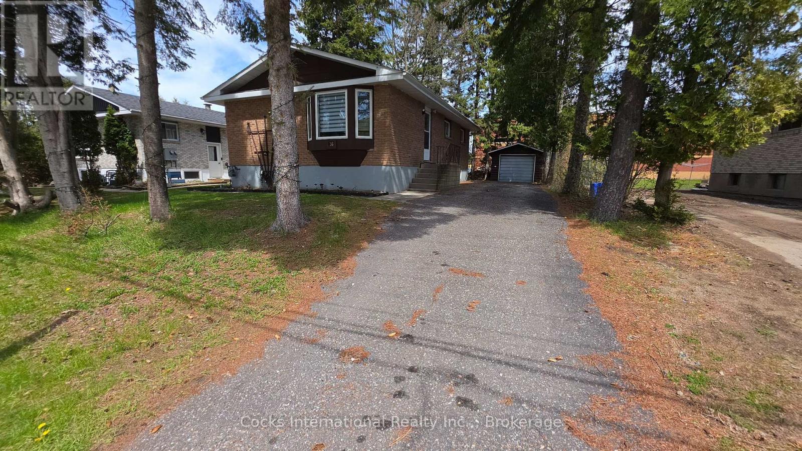 36 SUSAN STREET W - 41