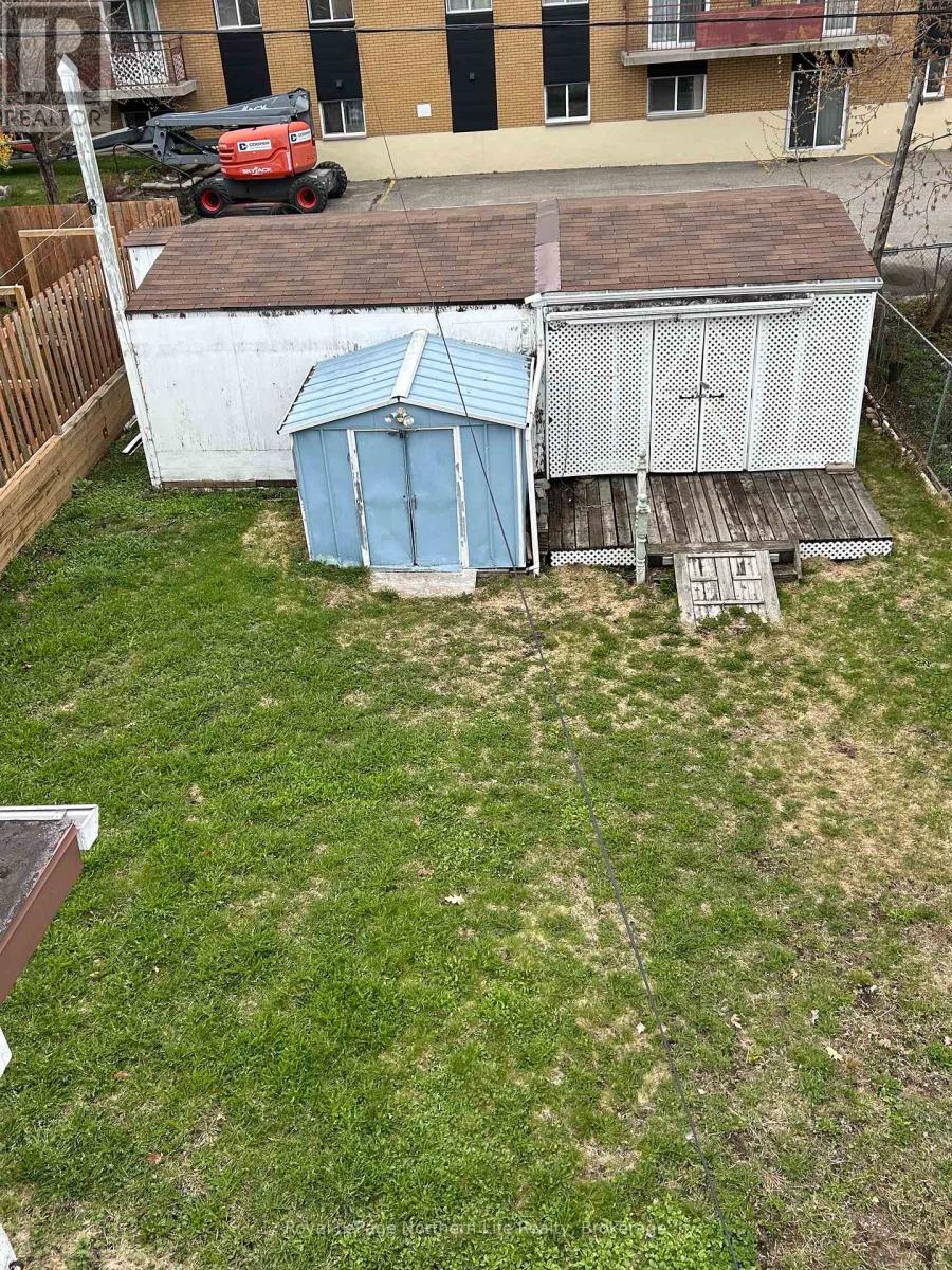 772 ALGONQUIN AVENUE - 4