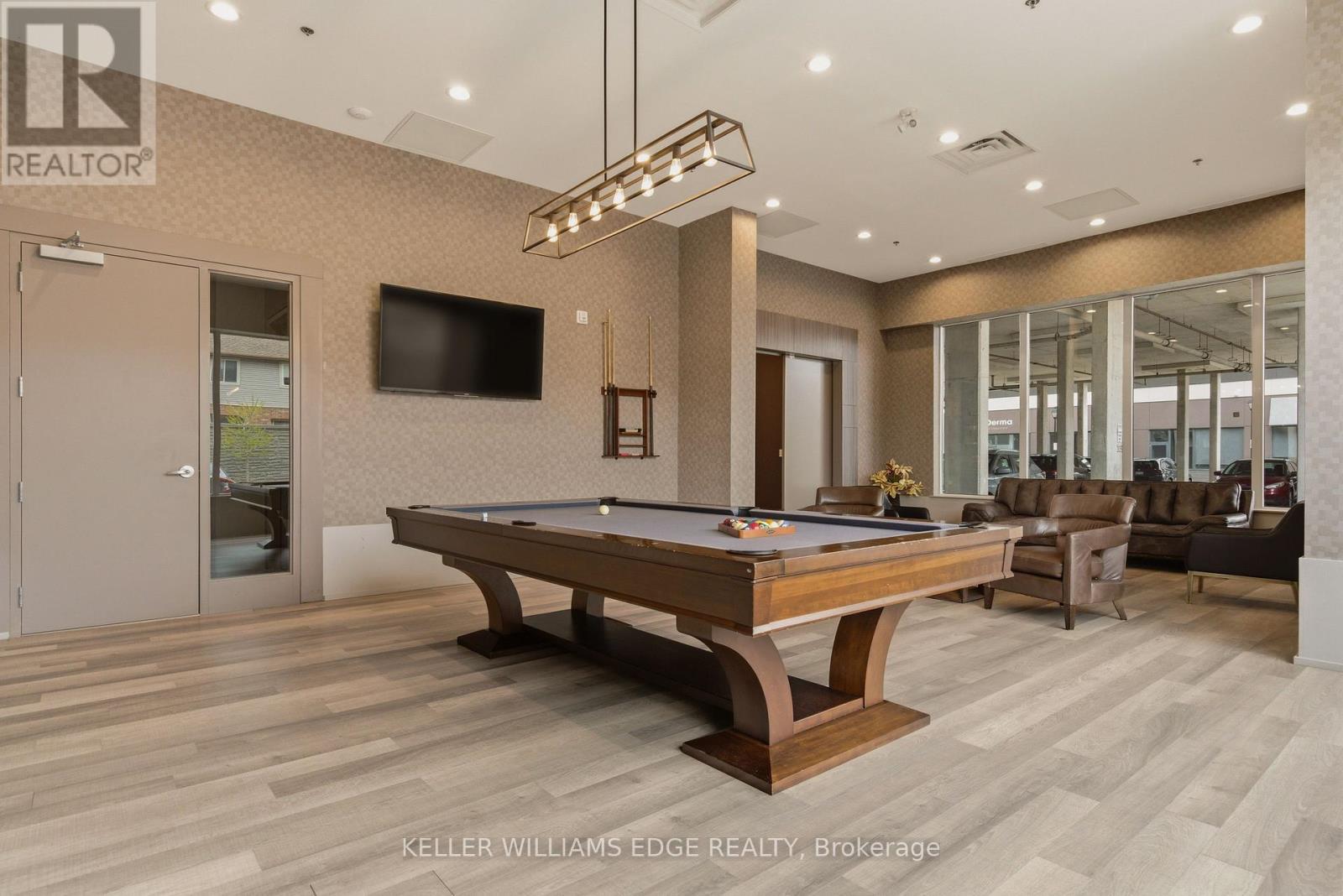 #311 550 NORTH SERVICE ROAD - 44