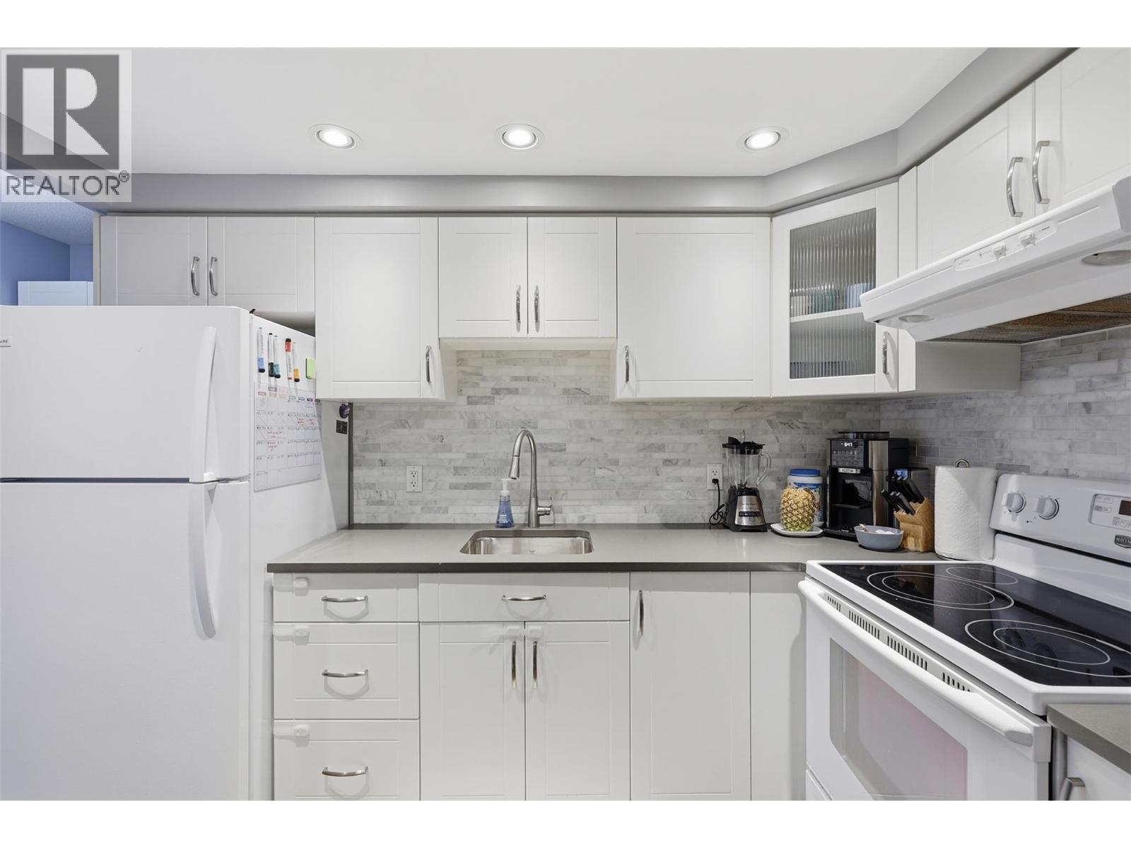 #28 1435 Summit Drive - 11
