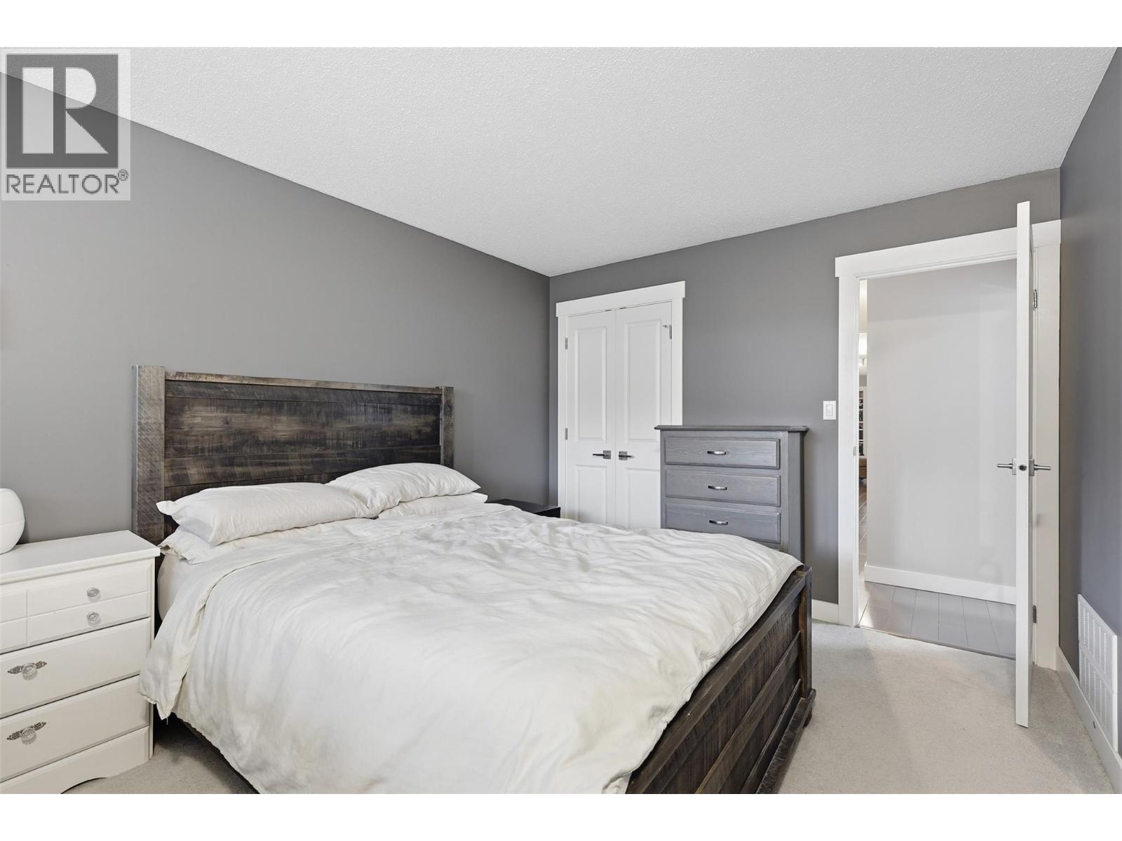 #28 1435 Summit Drive - 14