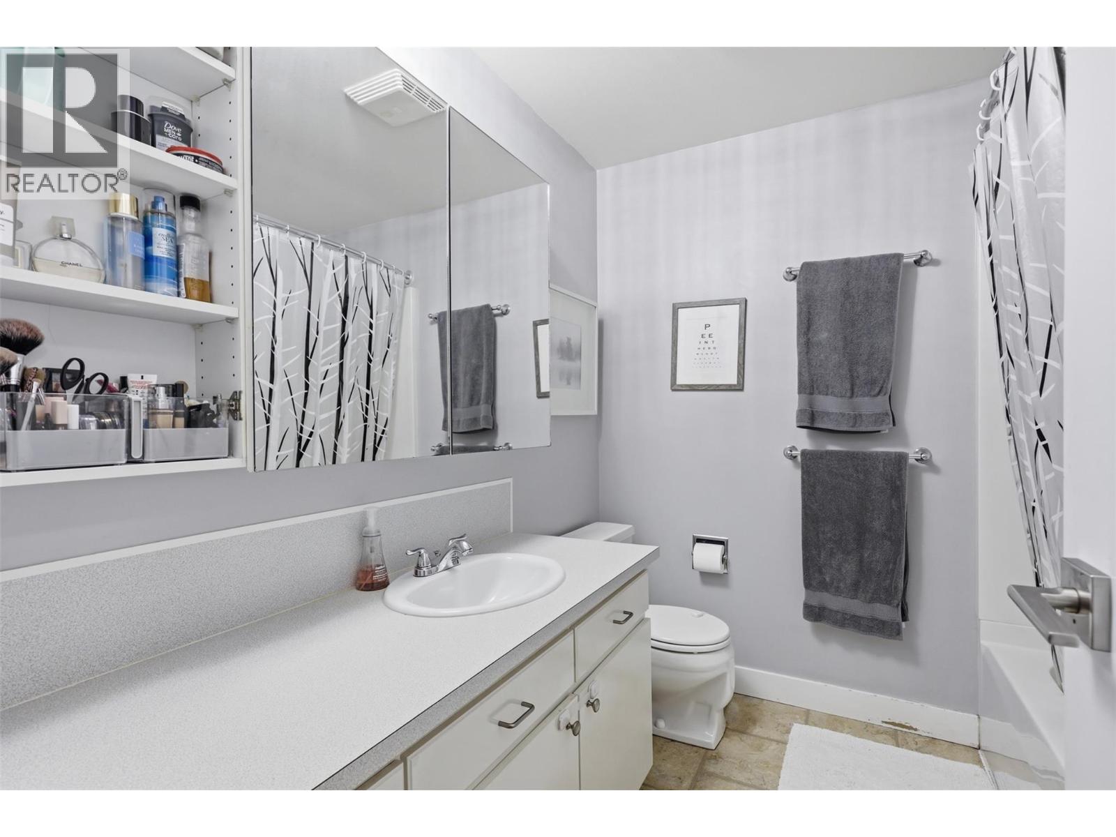 #28 1435 Summit Drive - 17