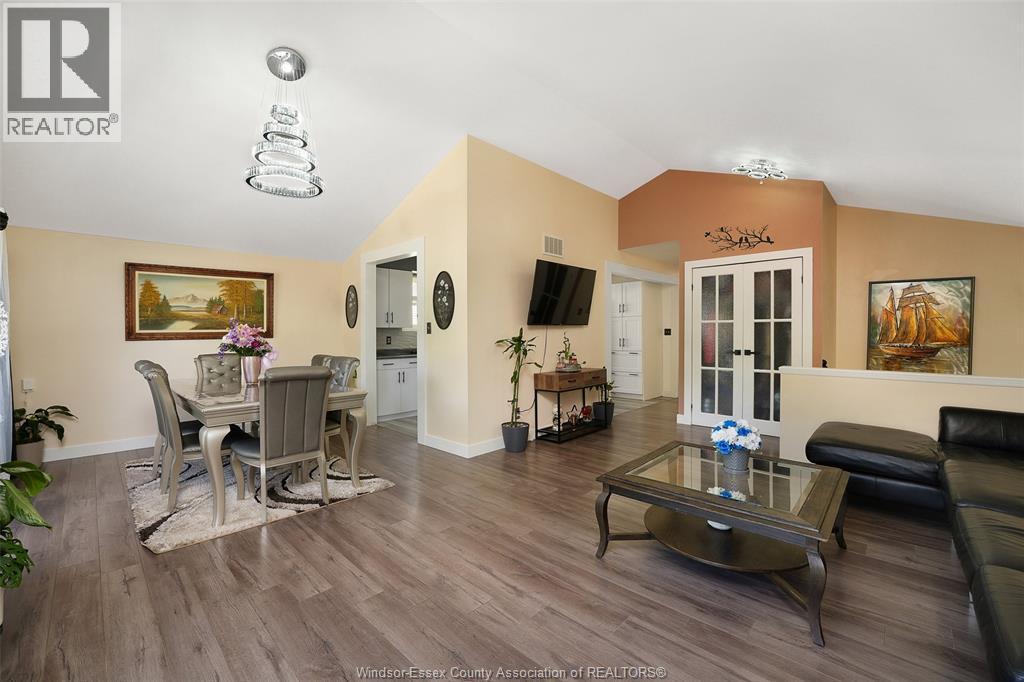 2415 CABANA ROAD West, Windsor, Ontario, N9G1E2 — Photo 9