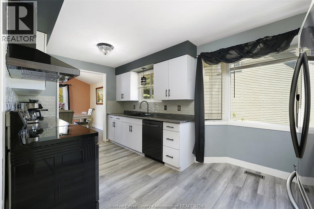 2415 CABANA ROAD West, Windsor, Ontario, N9G1E2 — Photo 25