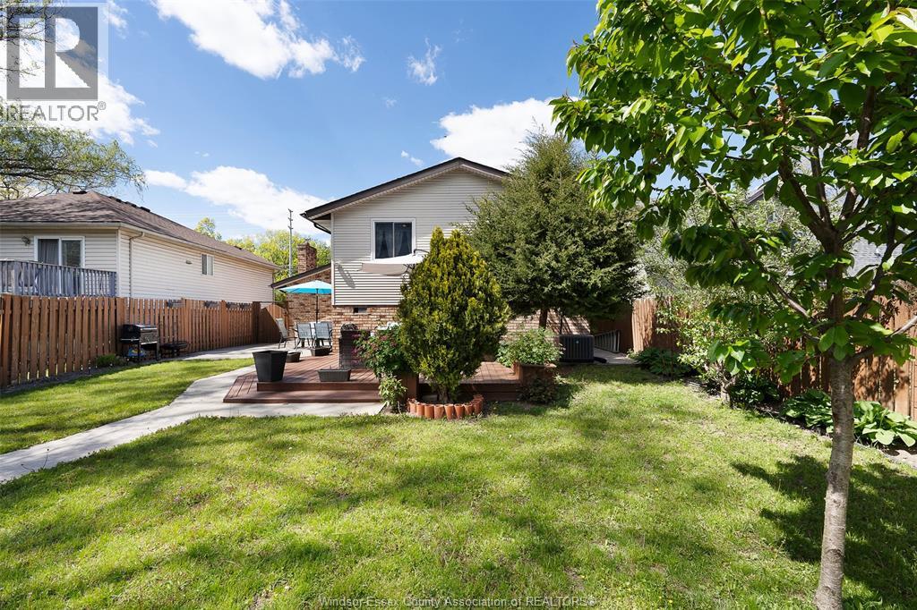 2415 CABANA ROAD West, Windsor, Ontario, N9G1E2 — Photo 4