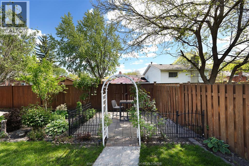 2415 CABANA ROAD West, Windsor, Ontario, N9G1E2 — Photo 26