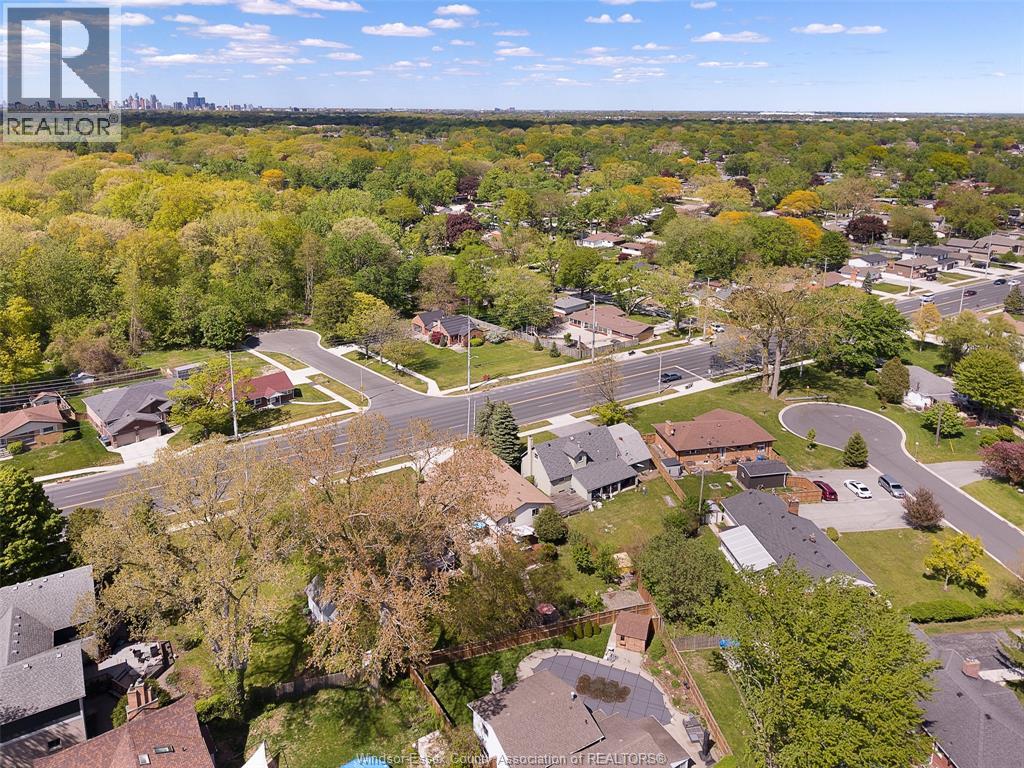 2415 CABANA ROAD West, Windsor, Ontario, N9G1E2 — Photo 13