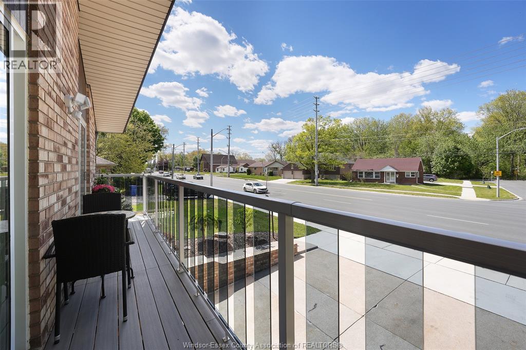 2415 CABANA ROAD West, Windsor, Ontario, N9G1E2 — Photo 22