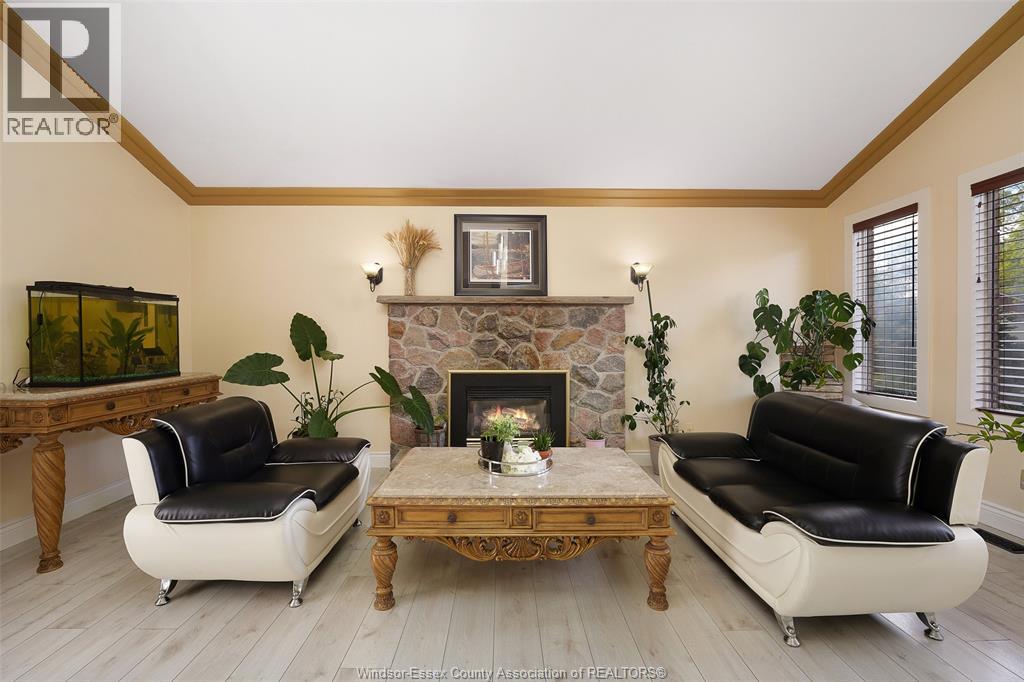 2415 CABANA ROAD West, Windsor, Ontario, N9G1E2 — Photo 30