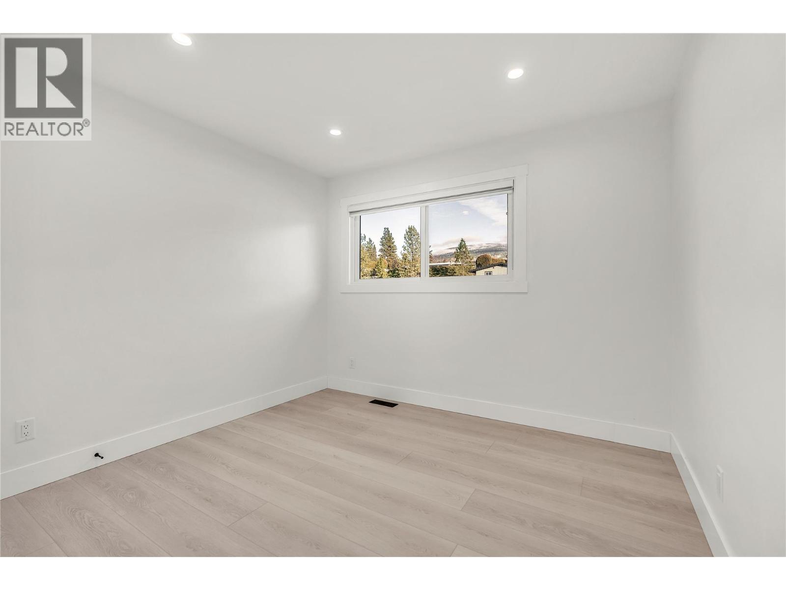 172 MacCleave Court - 18