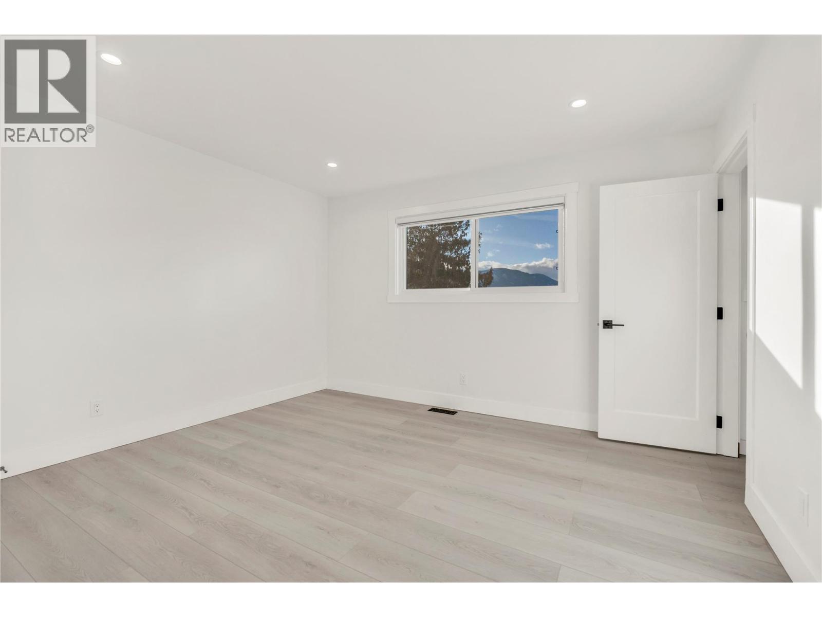 172 MacCleave Court - 20
