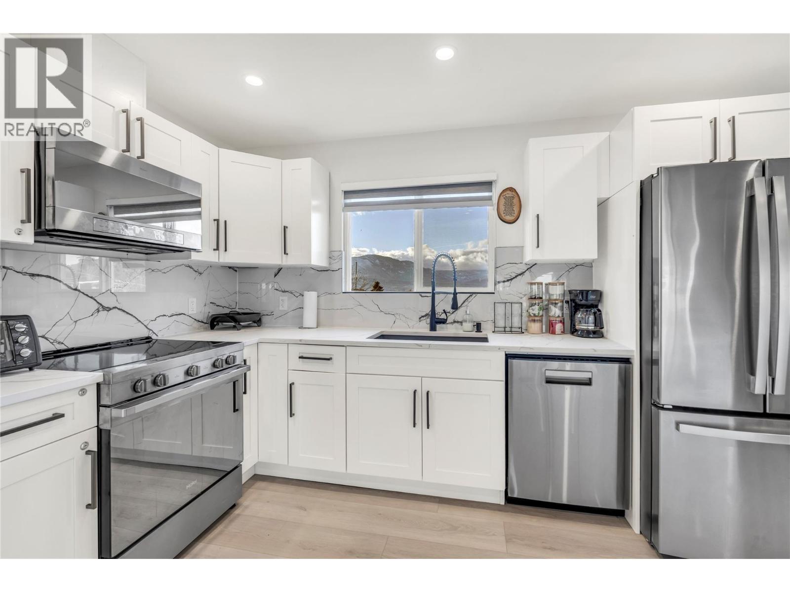 172 MacCleave Court - 28