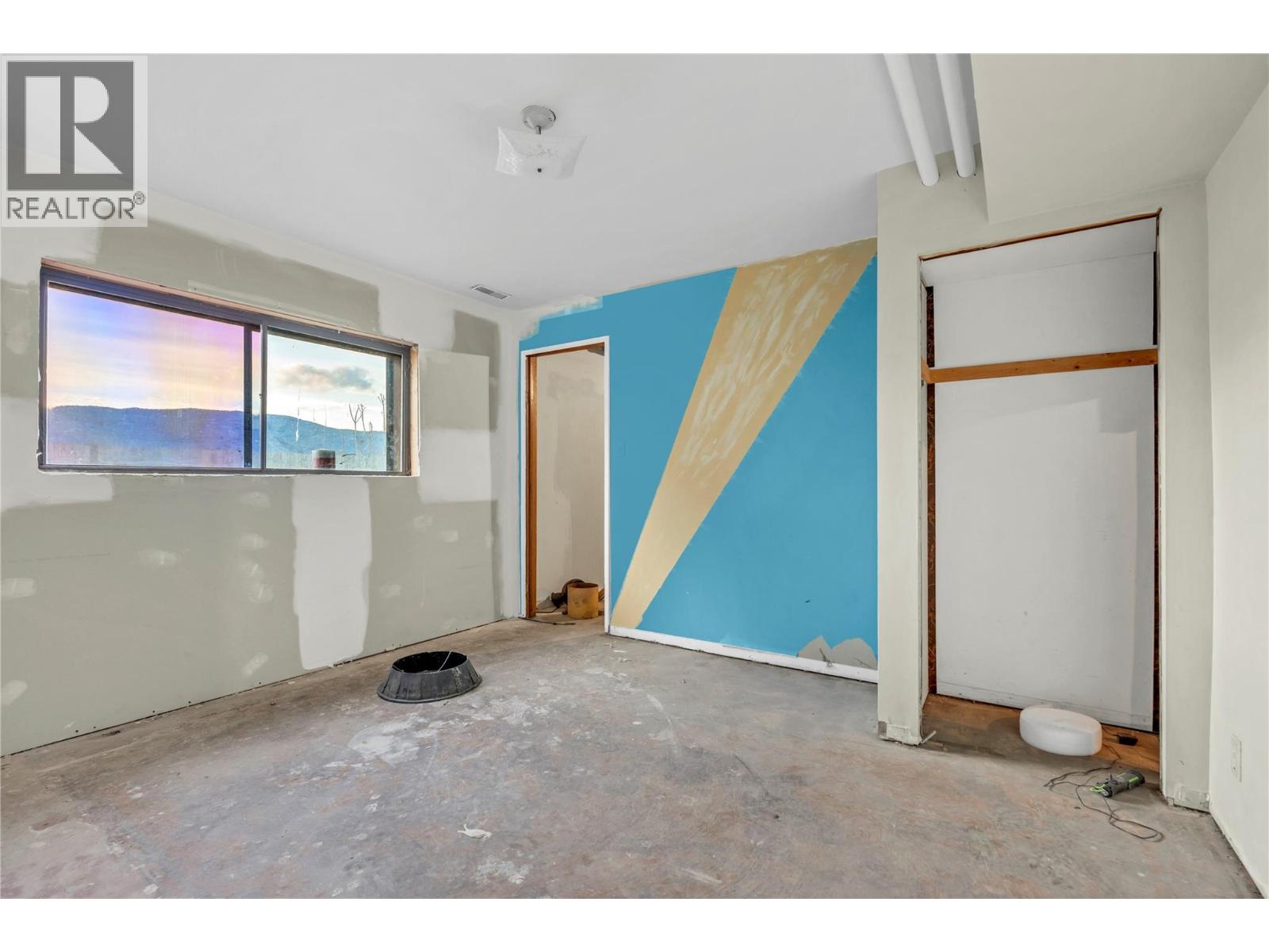 172 MacCleave Court - 48