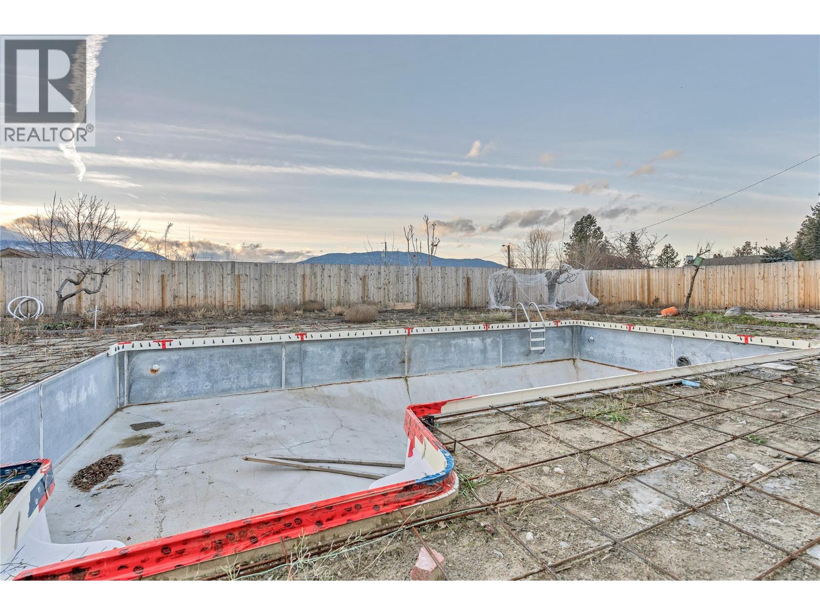 172 MacCleave Court - 50