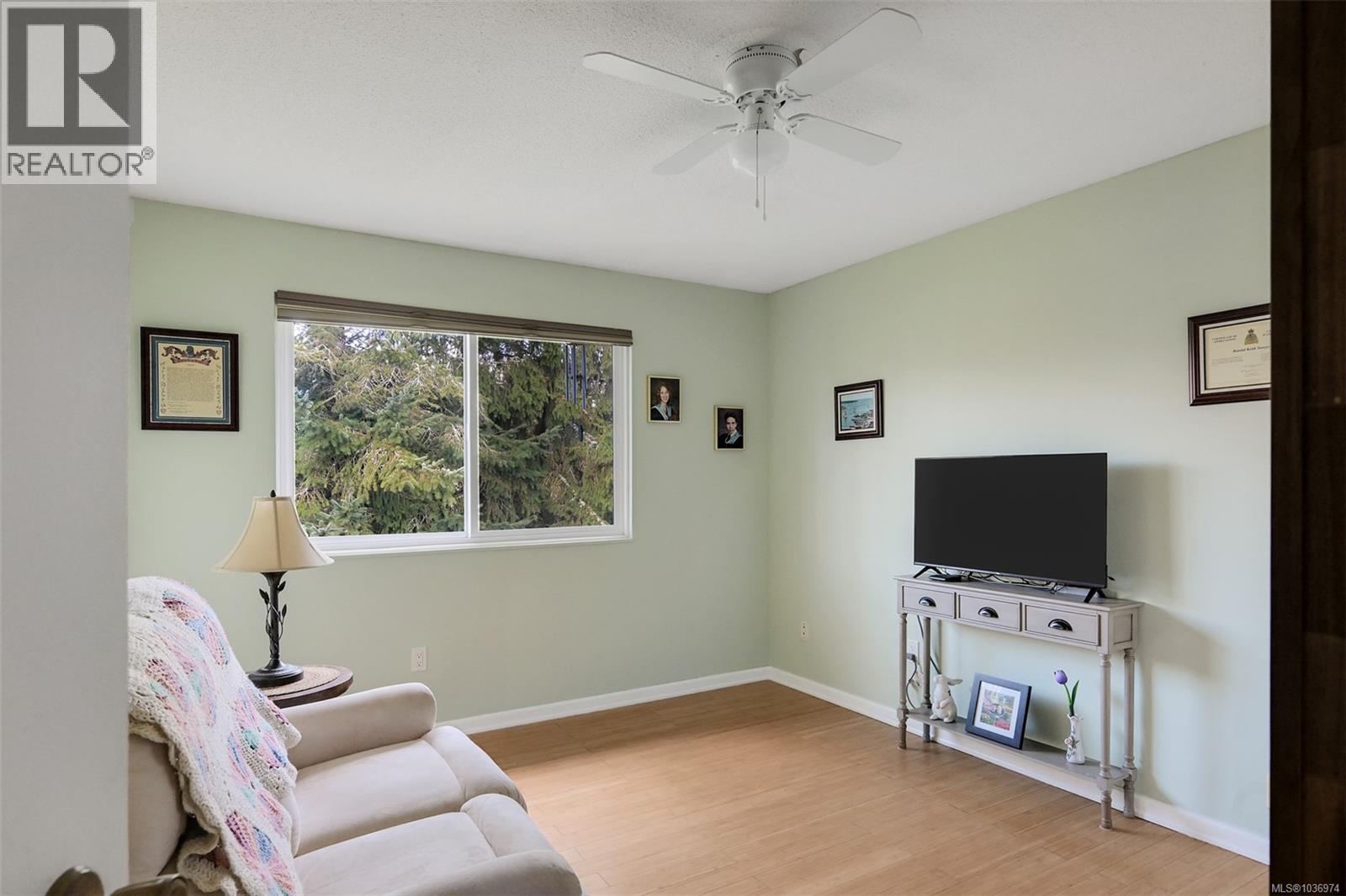 #12 6172 Alington Rd - 17