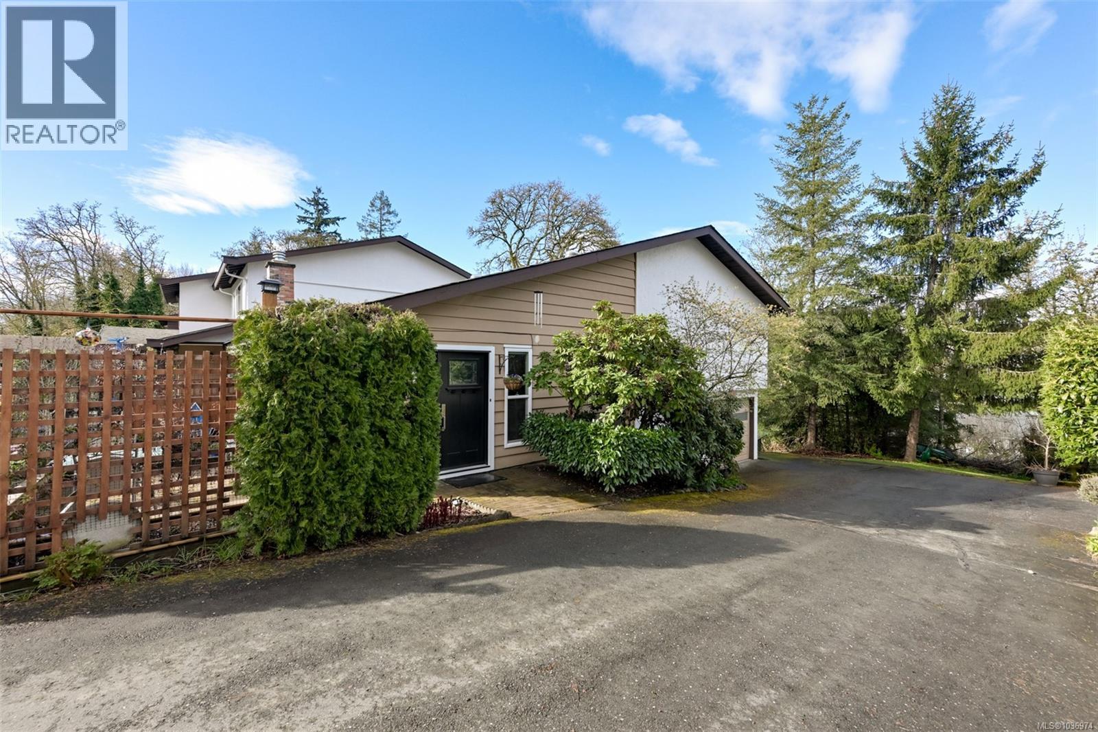 #12 6172 Alington Rd - 2