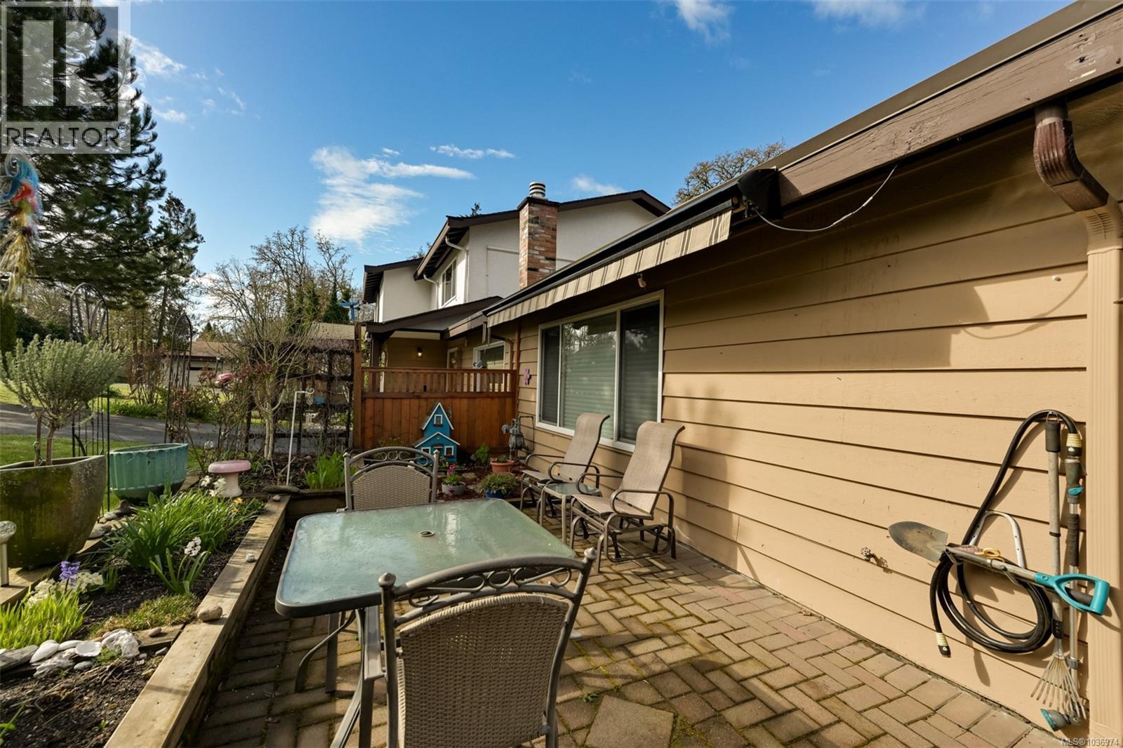 #12 6172 Alington Rd - 25