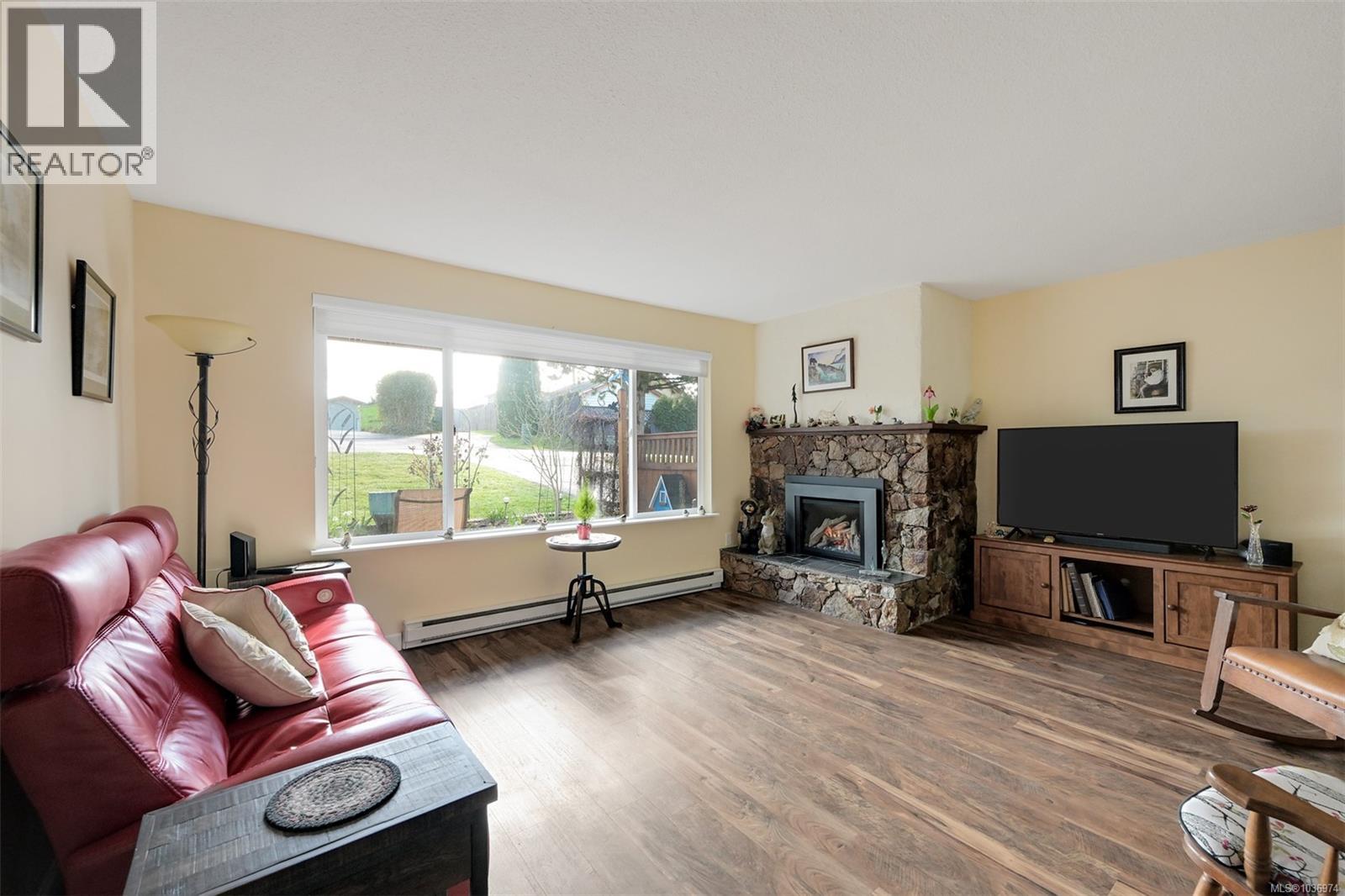 #12 6172 Alington Rd - 6