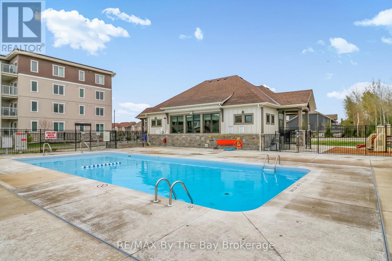 #311 5 SPOONER CRESCENT - 33