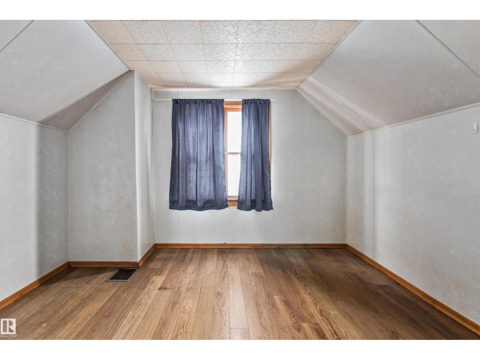 8331 81 AV NW, Edmonton
