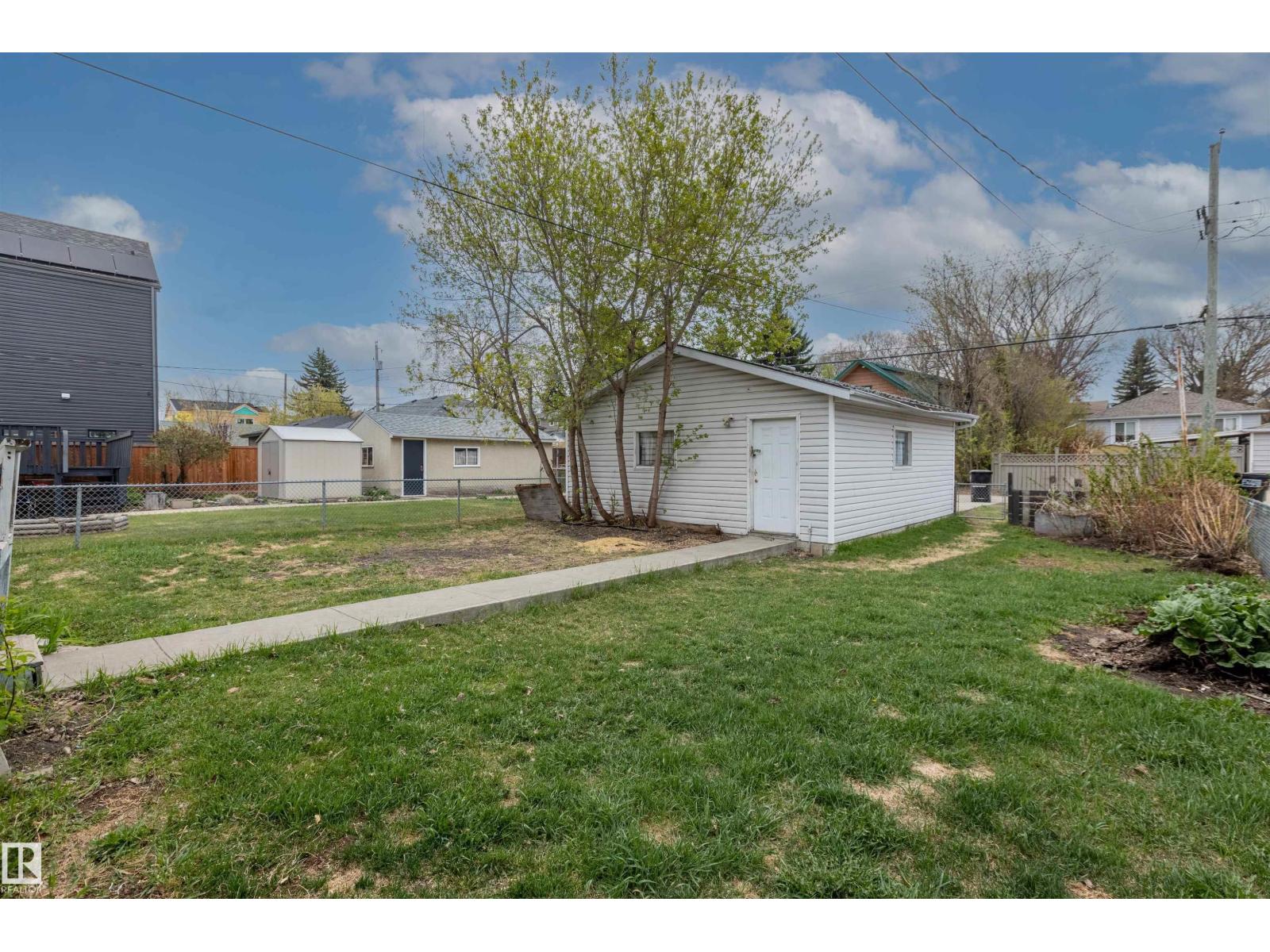 8331 81 AV NW, Edmonton