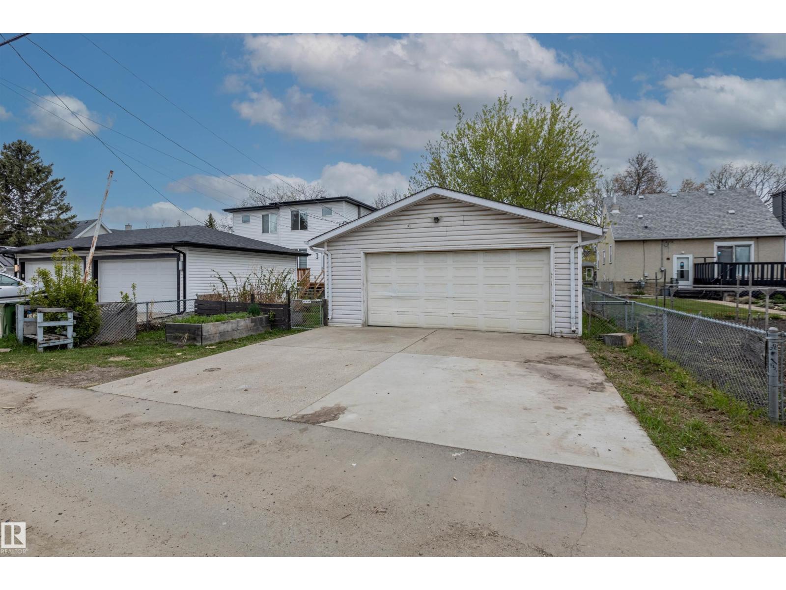 8331 81 AV NW, Edmonton