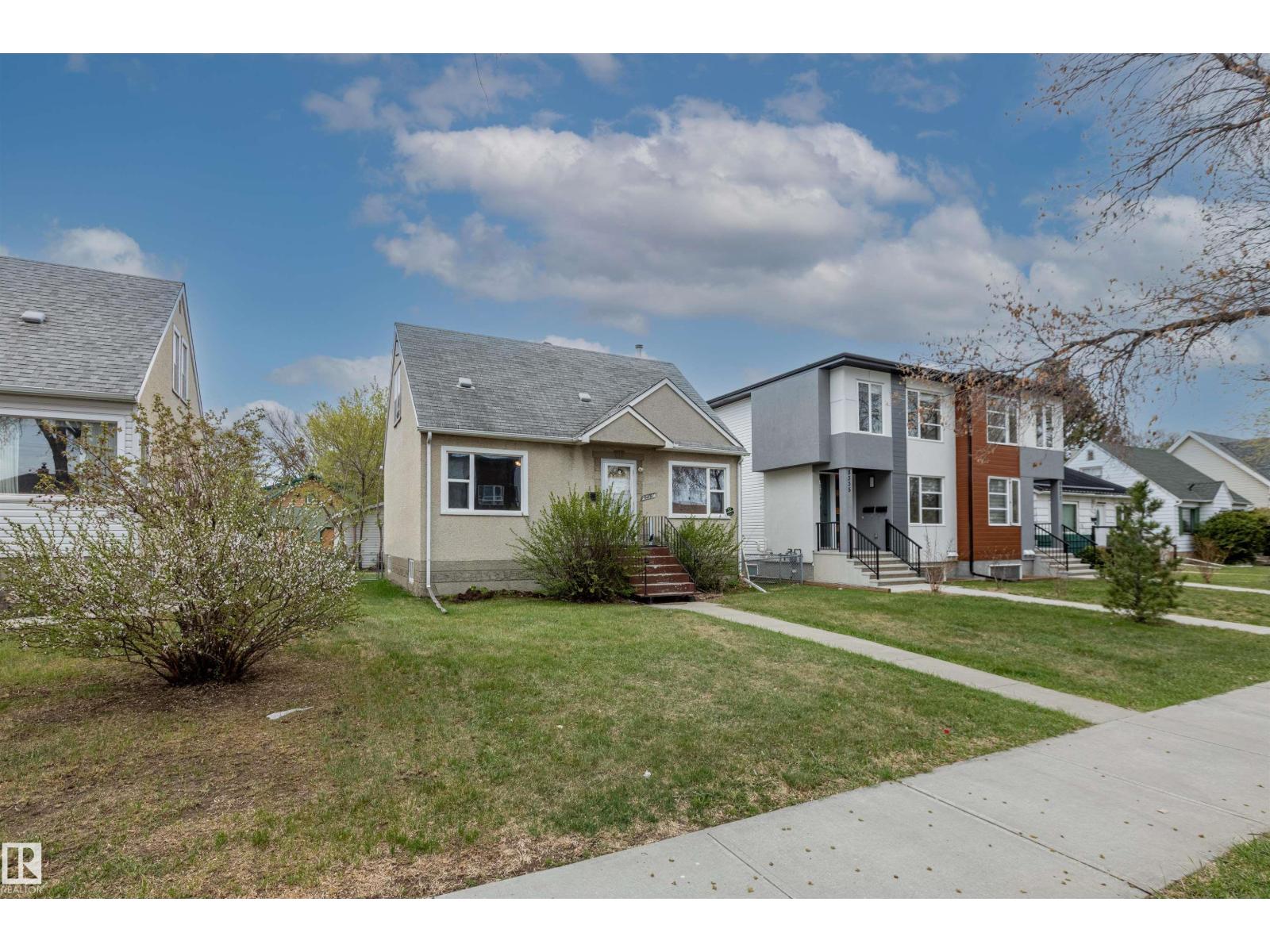 8331 81 AV NW, Edmonton