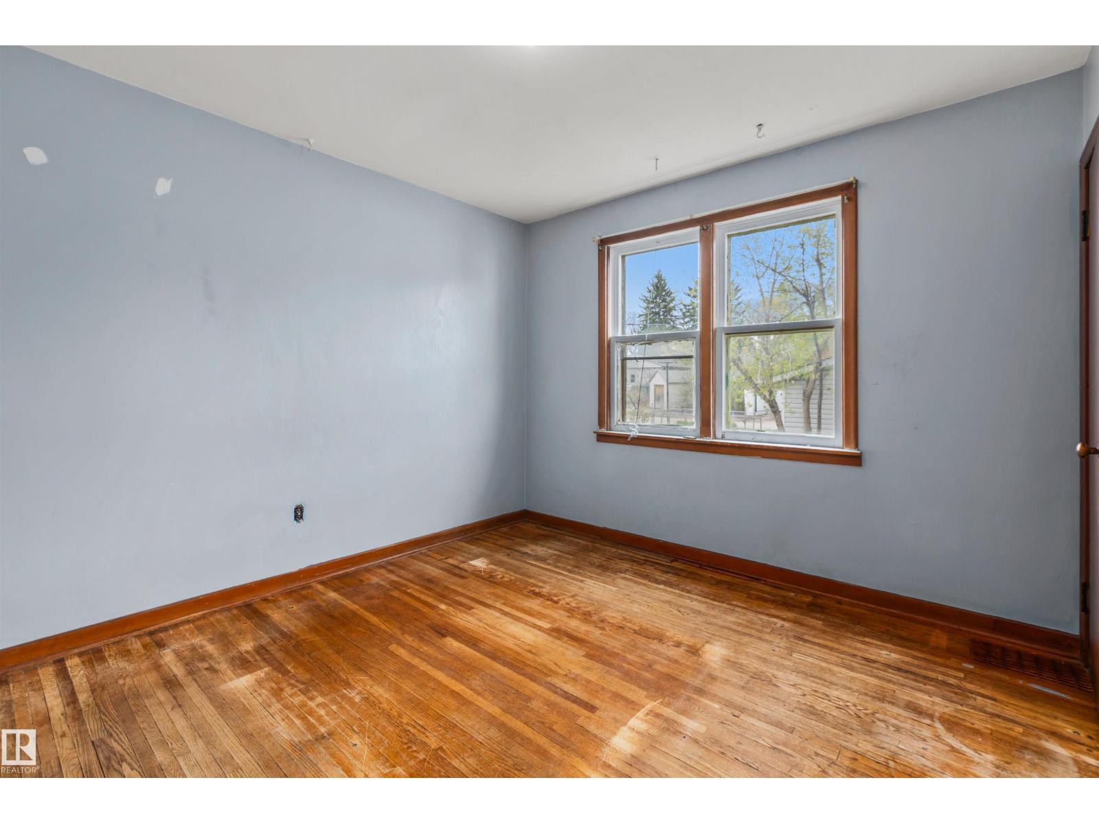 8331 81 AV NW, Edmonton