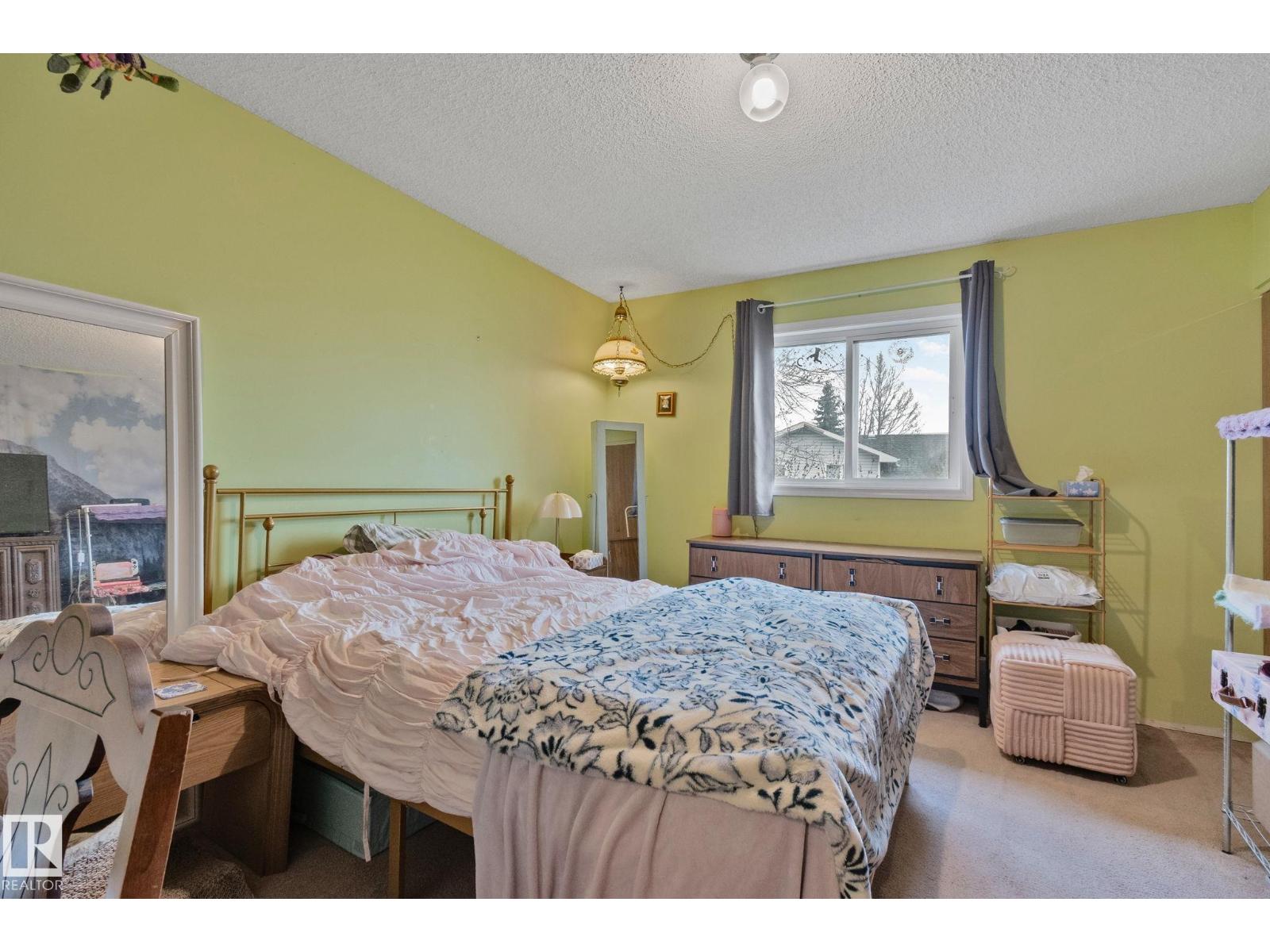 4707 10A AV NW — photo 12