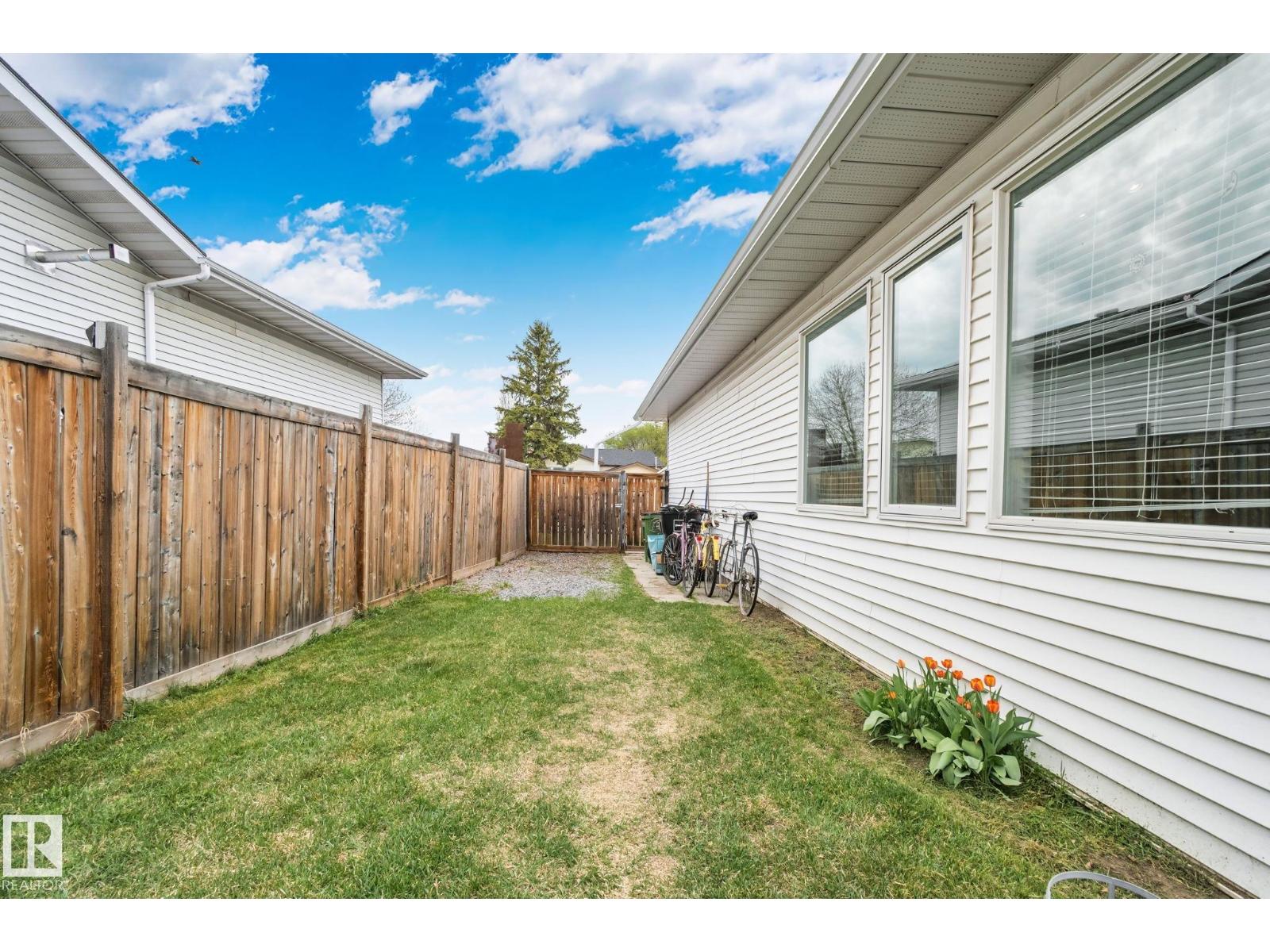 4707 10A AV NW — photo 23